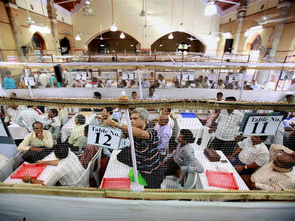 Attacks around Iraq's capital kill 24 people Attacks around Iraq's capital kill 24 people