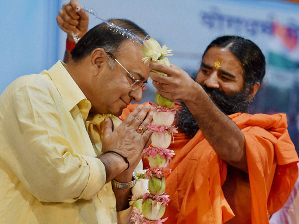 Arun Jaitley compares Ramdev to Mahatma 