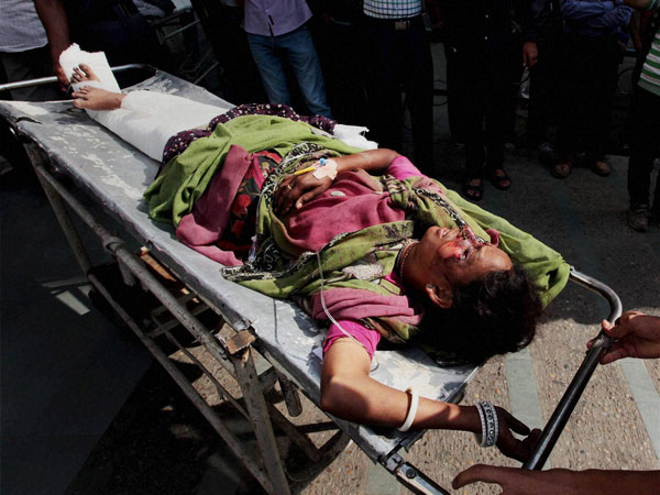 Road accident claims 17 lives