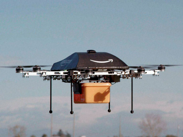 Drone delivers Pizza in Mumbai Drone delivers Pizza in Mumbai