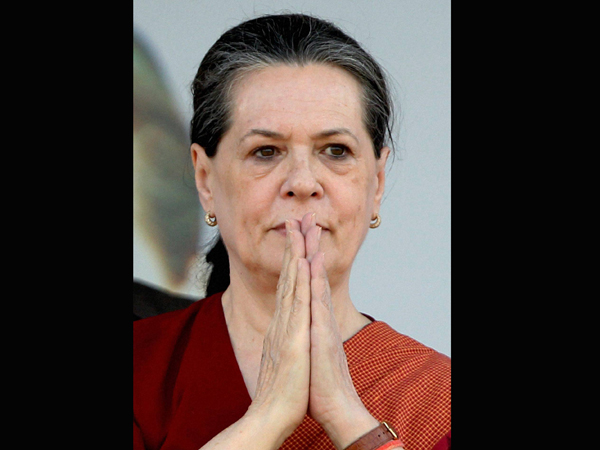 Sonia congratulates Modi on victory