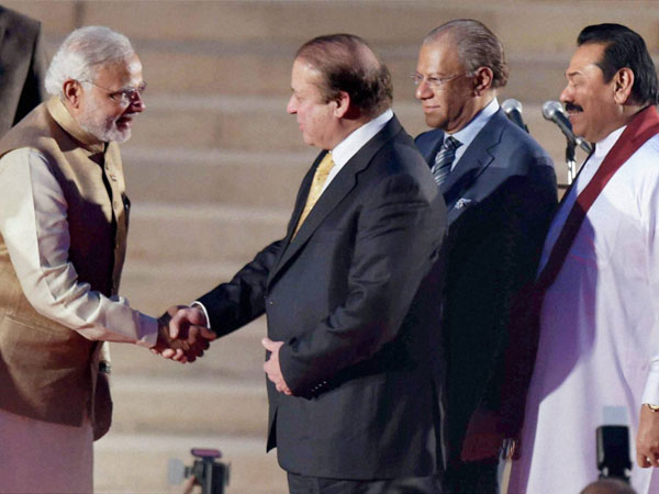 Modi with Nawaz and other leaders