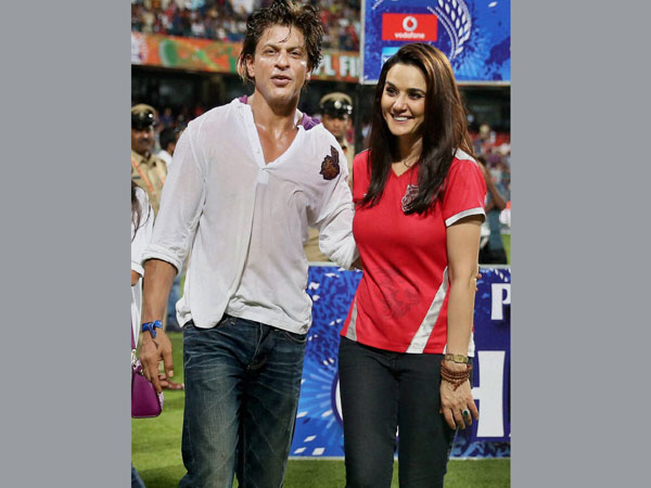 Kolkata Knight Riders' Co-owner Shahrukh Khan with KXIP's Priety Zinta