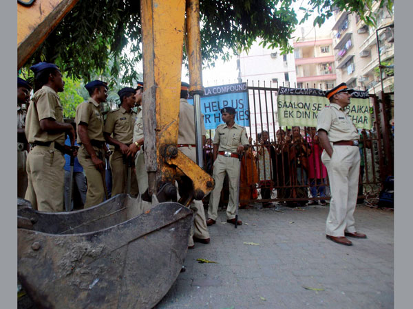 SC orders demolition of Campa Cola flats