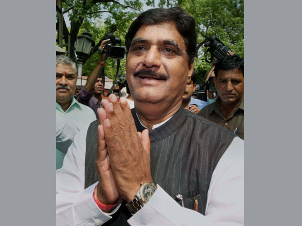 Sonia expresses pain over Munde's death