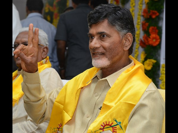 Chandrababu Naidu offers prayers Chandrababu Naidu offers prayers