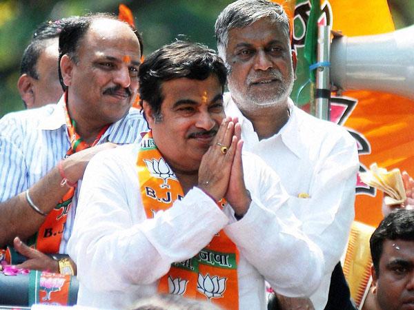 PM to decide on CBI probe demand into Munde's death: Gadkari