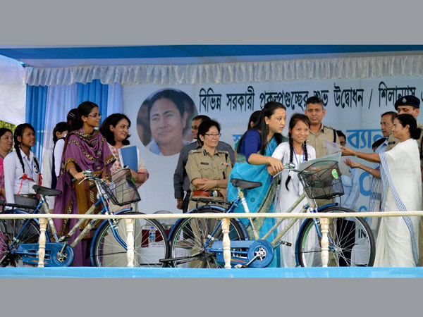 Mamata advises unemployed youth Mamata advises unemployed youth