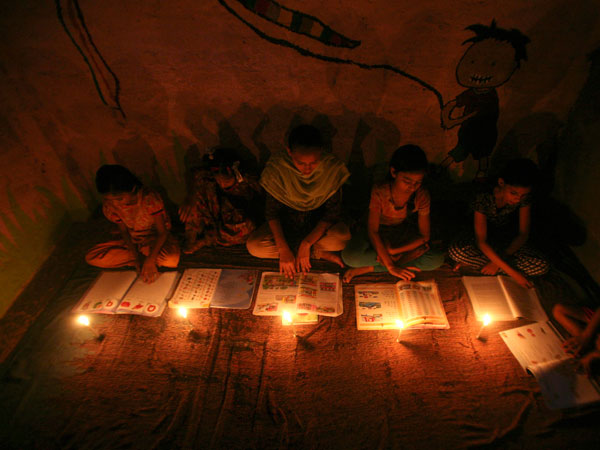 Powercuts continue to worry Delhi