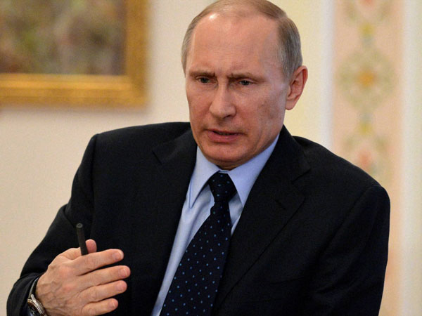 Putin hopes for dialogue in Ukraine 
