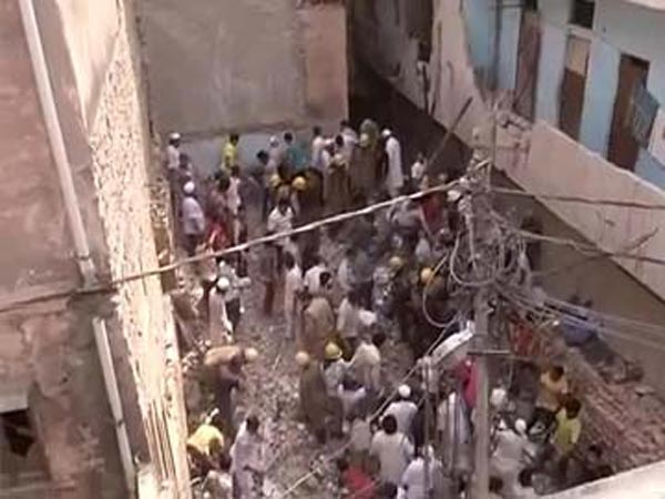 Three killed in Delhi building collapse