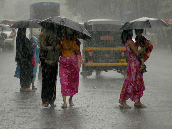 Rain disrupts normal life in Mumbai
