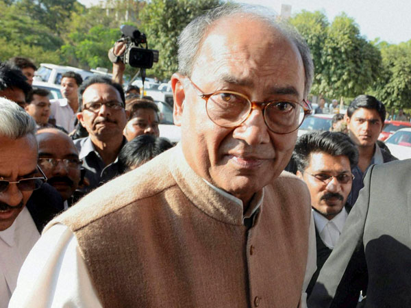 Digvijay begins fast on farmers' issue Digvijay begins fast on farmers' issue