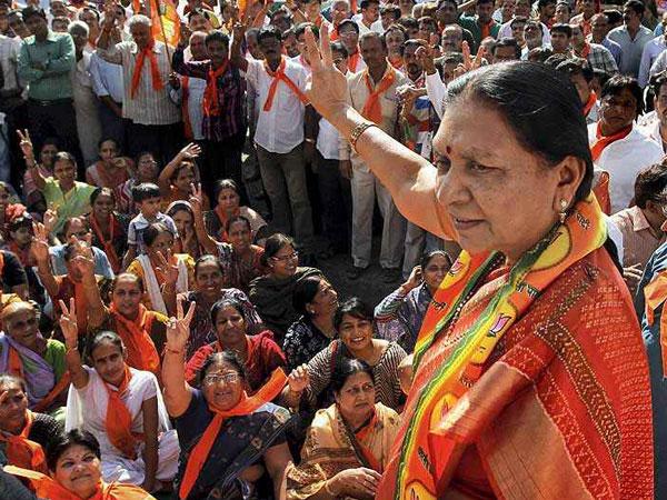 Gujarat CM welcomes rail budget