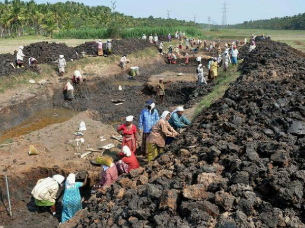 MGNREGS deeply flawed in West Bengal.