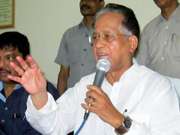 Tarun Gogoi hits out at Narendra Modi 