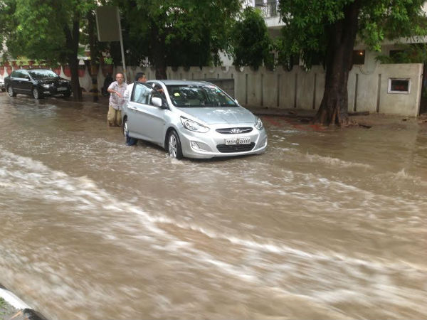 Heavy rains lashes Delhi