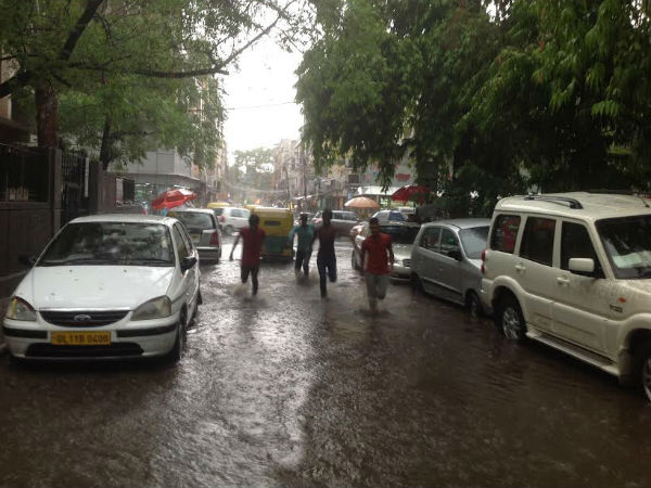 Heavy rains lashes Delhi