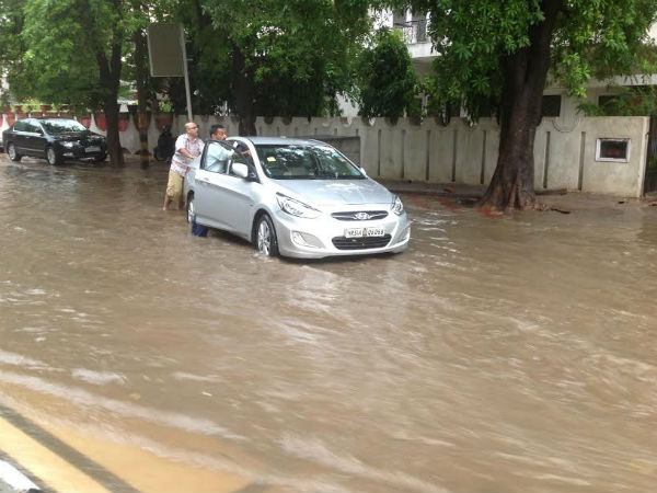 Heavy rains lashes Delhi