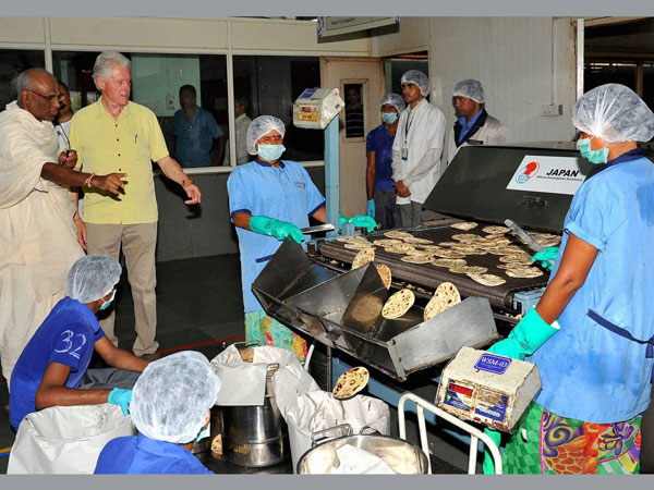 Clinton praises Modi's economic policies