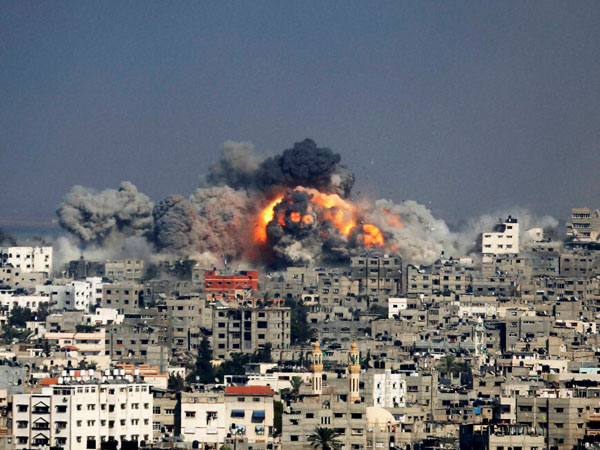 Smoke and fire from the explosion of an Israeli strike Smoke and fire from the explosion of an Israeli strike