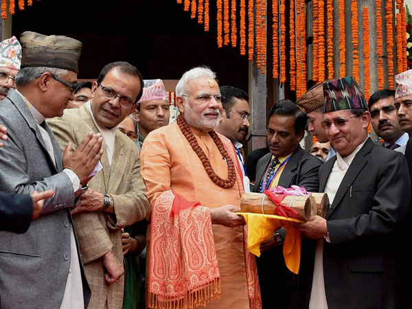 PM Narendra Modi gifts sandalwood to the Pashupatinath temple