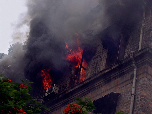1 killed, 30 injured in Navi Mumbai hotel fire 1 killed, 30 injured in Navi Mumbai hotel fire