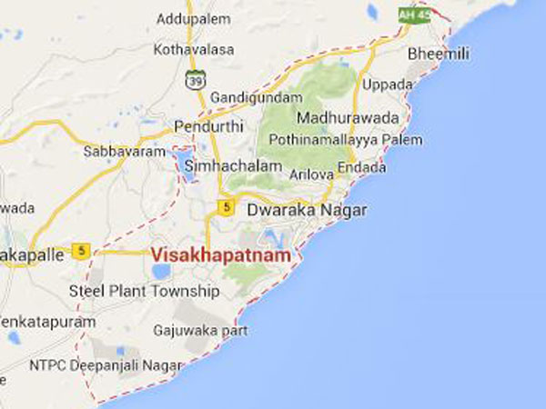 Vizag will be developed on par with Hyderabad: Naidu Vizag will be developed on par with Hyderabad: Naidu