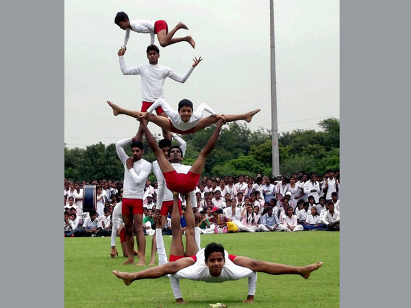 School children practicing for Independence Day
