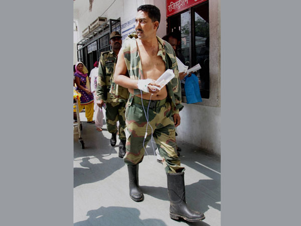 2 BSF jawans injured in Pak firing