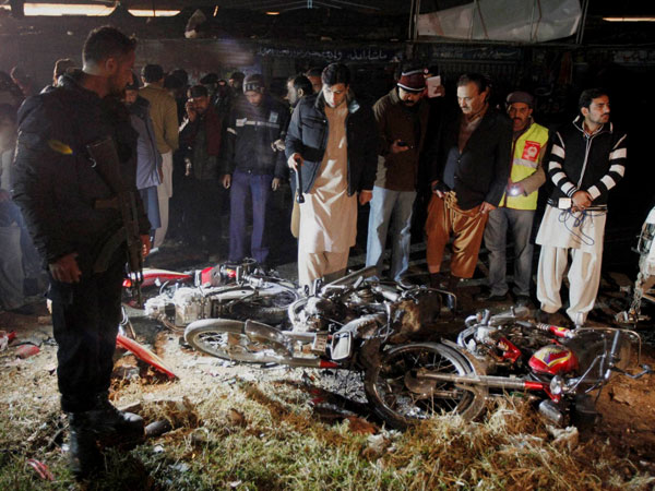 suicide bombing in pakistan causes The pakistani taliban have claimed responsibility for tuesday's suicide attack which left at least 20 people dead in peshawar, a city in the country's northwest. suicide bombing in pakistan causes The pakistani taliban have claimed responsibility for tuesday's suicide attack which left at least 20 people dead in peshawar, a city in the country's northwest.