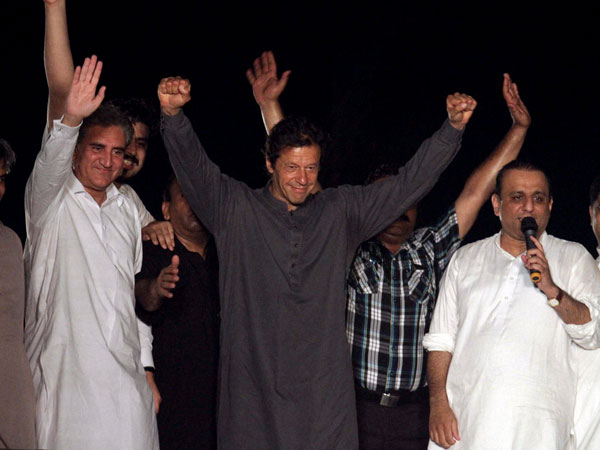 Anti-govt protestors reach Islamabad