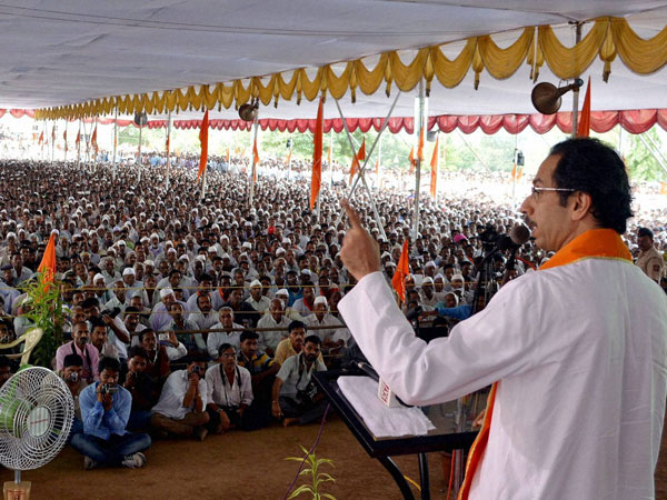 Uddhav: Modi not responsible for booing