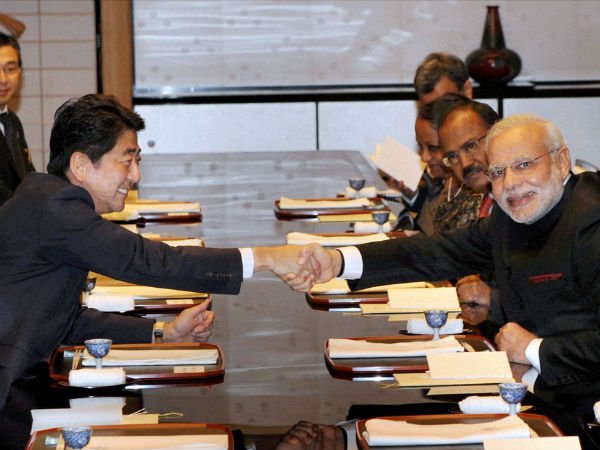 Modi takes Japan by surprise, plays traditional drums