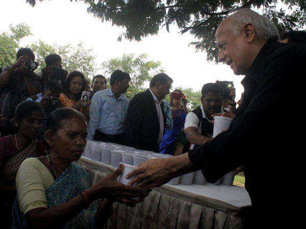Bhatt takes up 'Rice Bucket' challenge