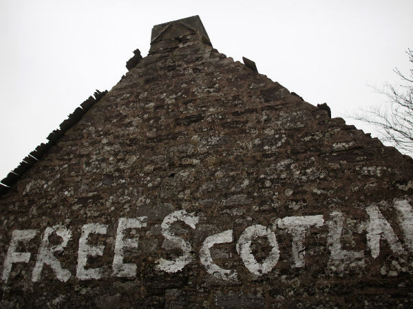 British Prime Minister David Cameron wants Scotland to remain with Britain's 