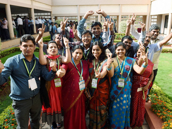 SRO scientists and other officials celebrate the success