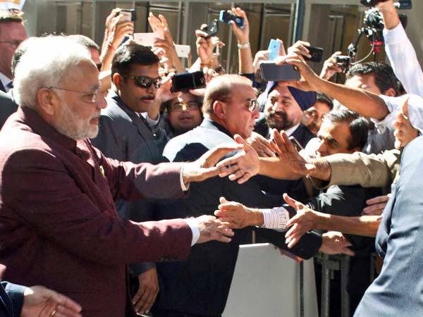 Modi mingles with crowd in US