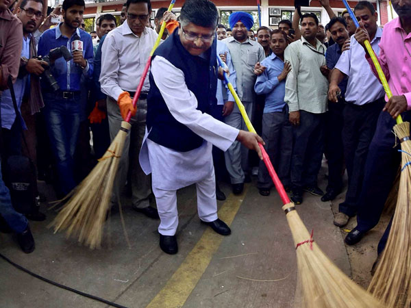 NDMC initiates 'Swachh Bharat' steps NDMC initiates 'Swachh Bharat' steps