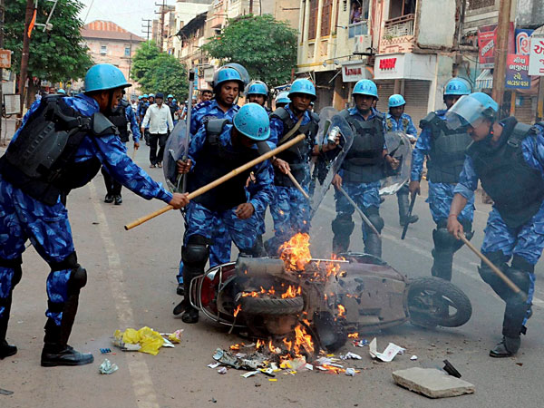 Over 200 held for Vadodara riots, no fresh flare up