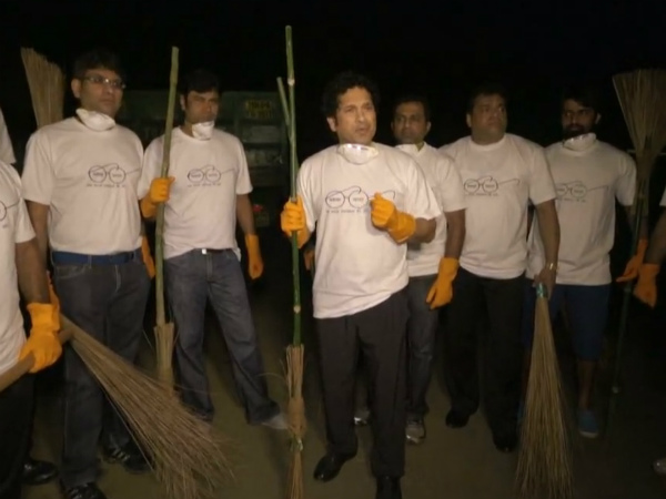 Sachin Tendulkar joins Swachh Bharat campaign