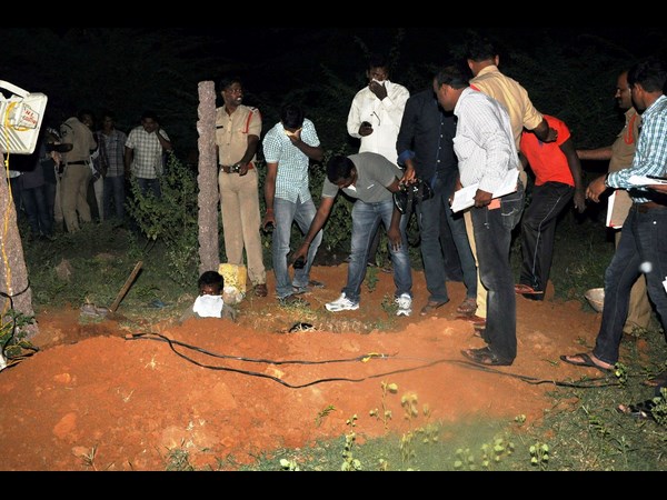 Hyd prof kills kids after tiff with wife Hyd prof kills kids after tiff with wife