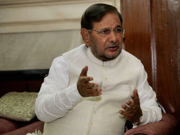 Sharad Yadav attends SP's convention