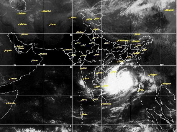 Cyclone Hudhud puts Odisha, AP on alert