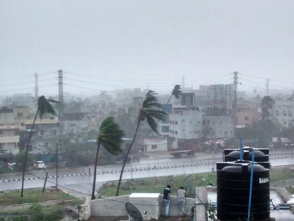 Cyclone damages communication networks in Vizag