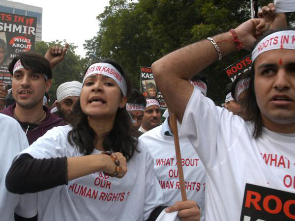 Kashmiri students bashed up in Noida