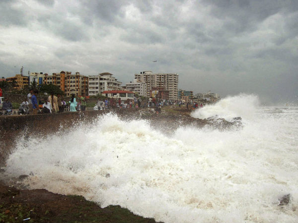 andhra-cyclone-hudhud