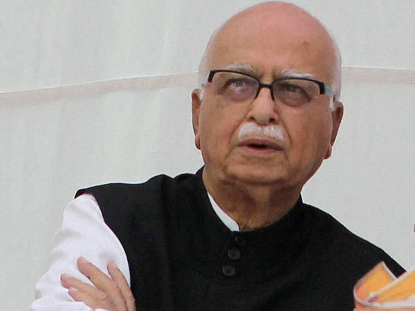 LK Advani bats for Sena-BJP alliance in Maharashtra