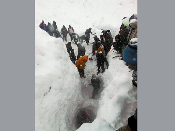 Dead bodies of three Indian recovered in Nepal avalanche Dead bodies of three Indian recovered in Nepal avalanche