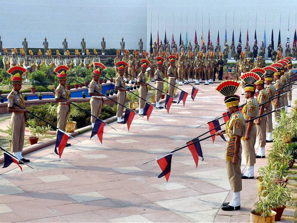 Police personnel pay homage to martyrs